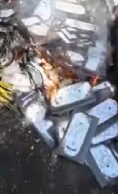 Pernikahan Tinggal Seminggu Lagi Dibatalkan, Pria Ini Bakar Undangan