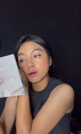 Memakai Eyeliner