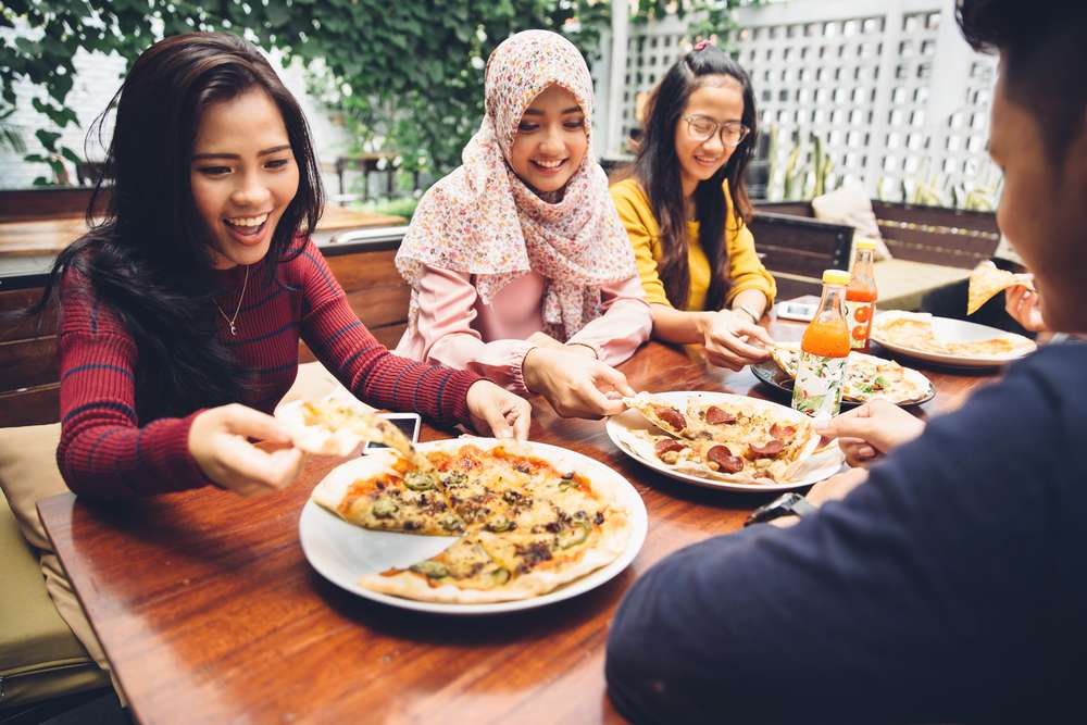 Makan di Restoran