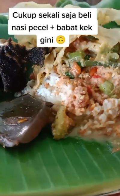 Makan nasi pecel babat, syok saat lihat babatnya.