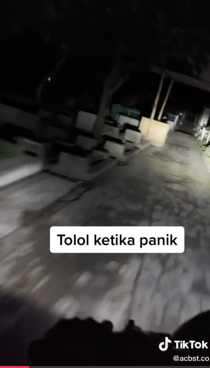 Serem Tapi Ngakak, Aksi Panik 2 Pria Lewati Kuburan Tengah Malam Bikin Ikut Deg-degan