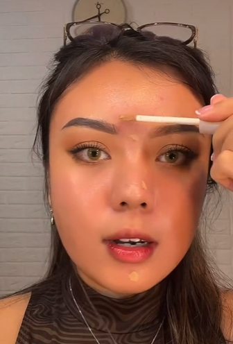 Memakai Concealer