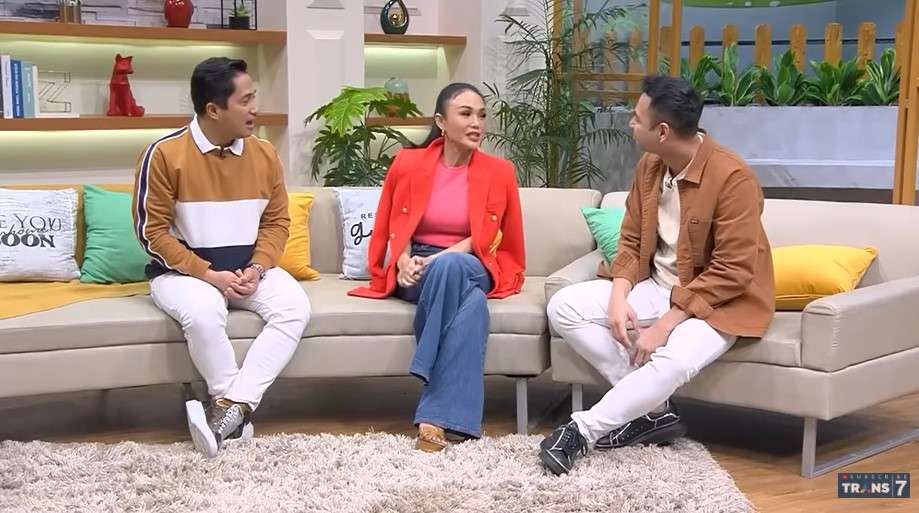 Yuni Shara bersama Raffi dan Irfan Hakim