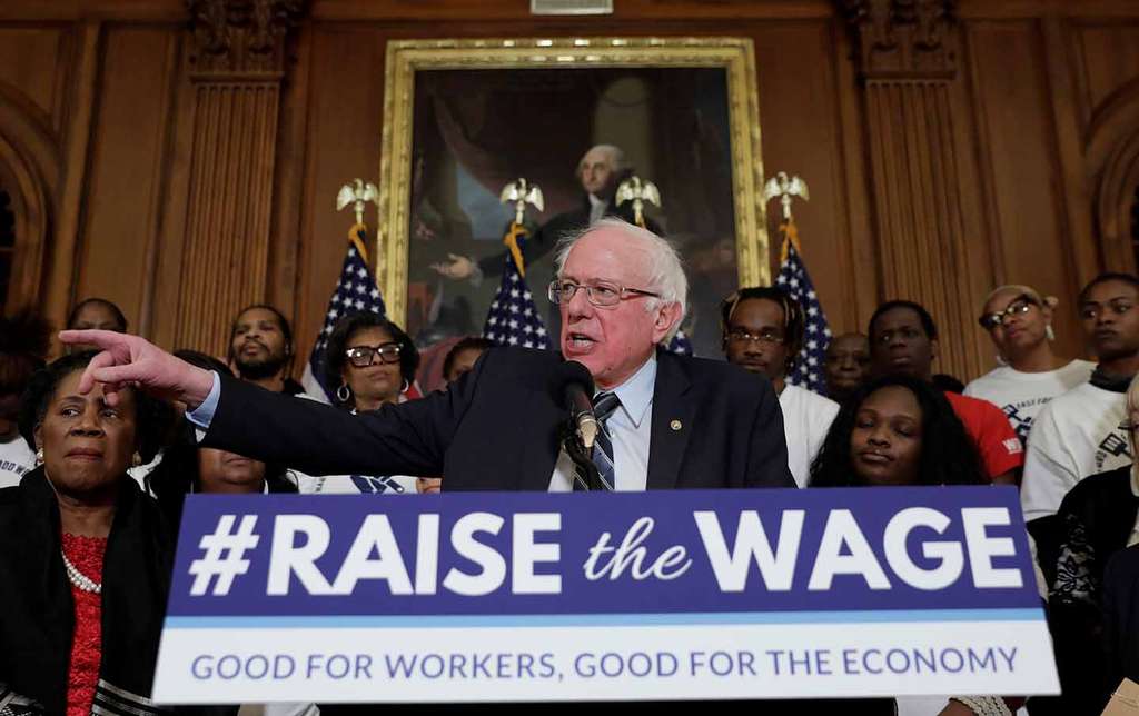 Bernie Sanders dalam kampanye naikkan upah