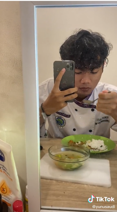 Anak Kos Ini Buktikan Modal Rp3.000 Bisa Buat Makan 2 Hari