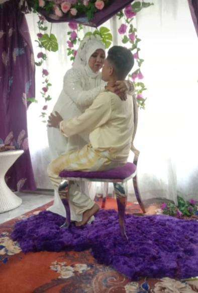 Baru tiga bulan kenal langsung dihalalkan.