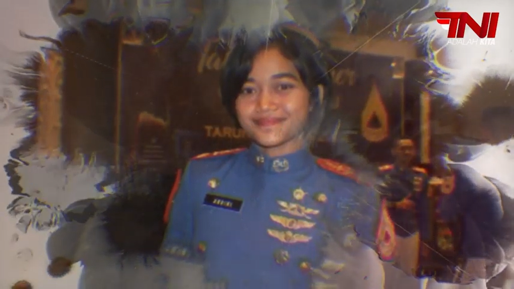Anak Pedagang Kerupuk Dilantik Jadi Perwira TNI, Disambut Tangis dan Peluk Ibu