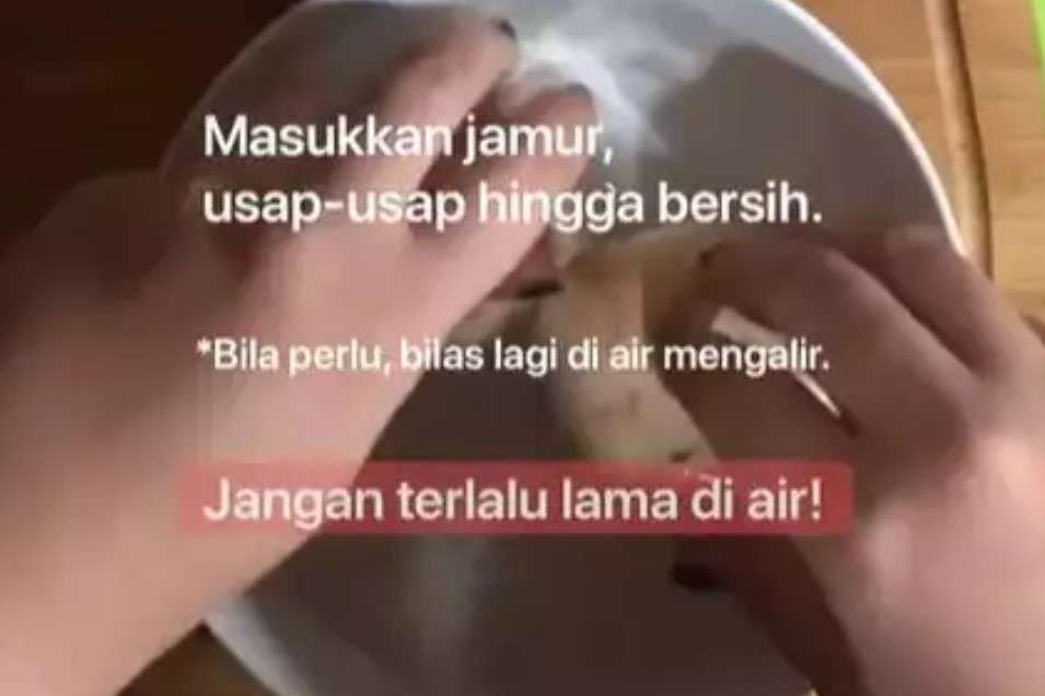 bersihkan jamur