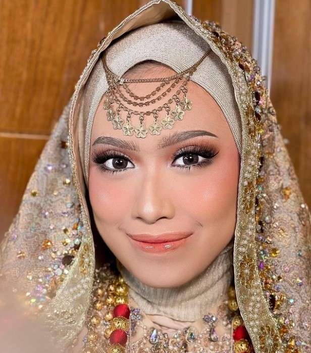 Make up by @bybianda.
