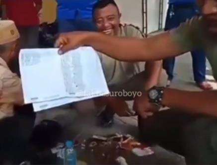 Hasil mengemis buat nyawer biduan kakek diamankan Saptol PP