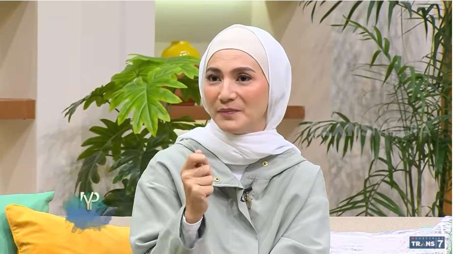 Wanda Hamidah Berhijab