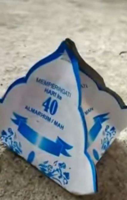 Heboh bocah unboxing berkat 40 harian.