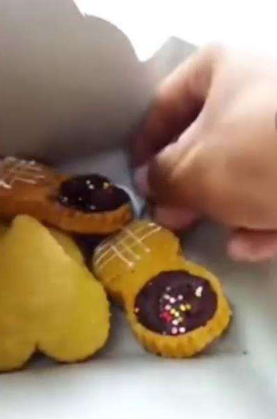 Heboh bocah unboxing berkat 40 harian.