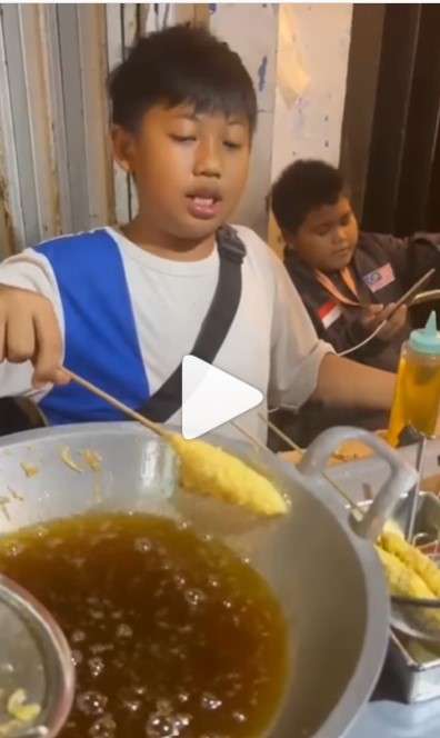 Penjual telor gulung Penjual telor gulung
