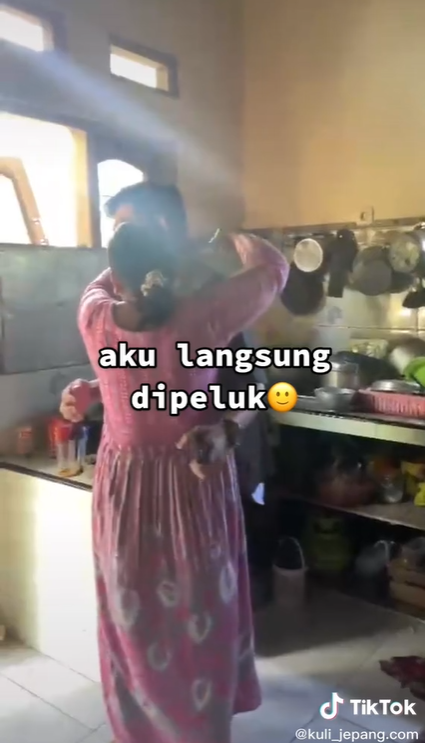 anak pulang merantau