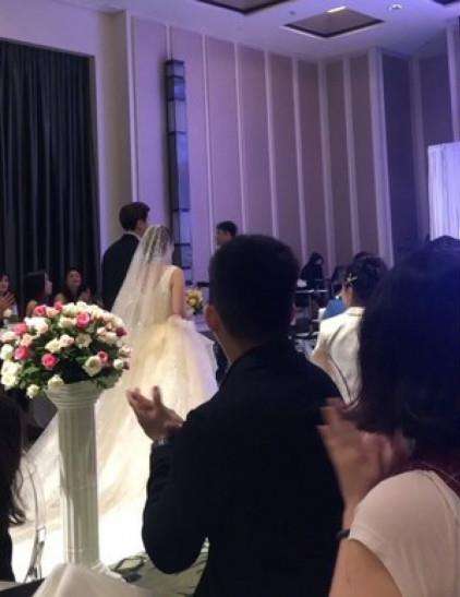 Pengantin pria putar video perselingkuhan pengantin wanita di hari pernikahan.