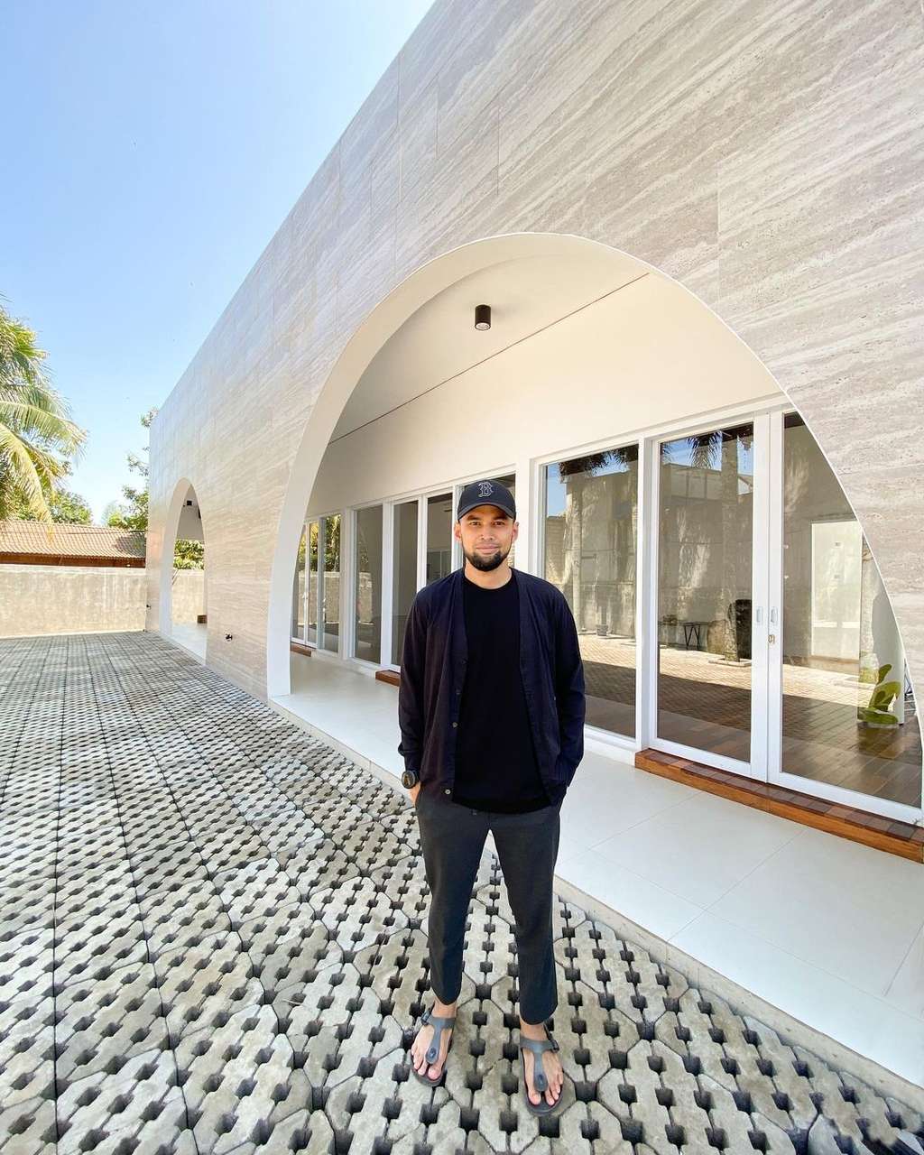 Penampakan masjid yang dibangun Teuku Wisnu