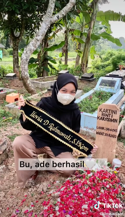 ibu meninggal sebelum sidang skripsi