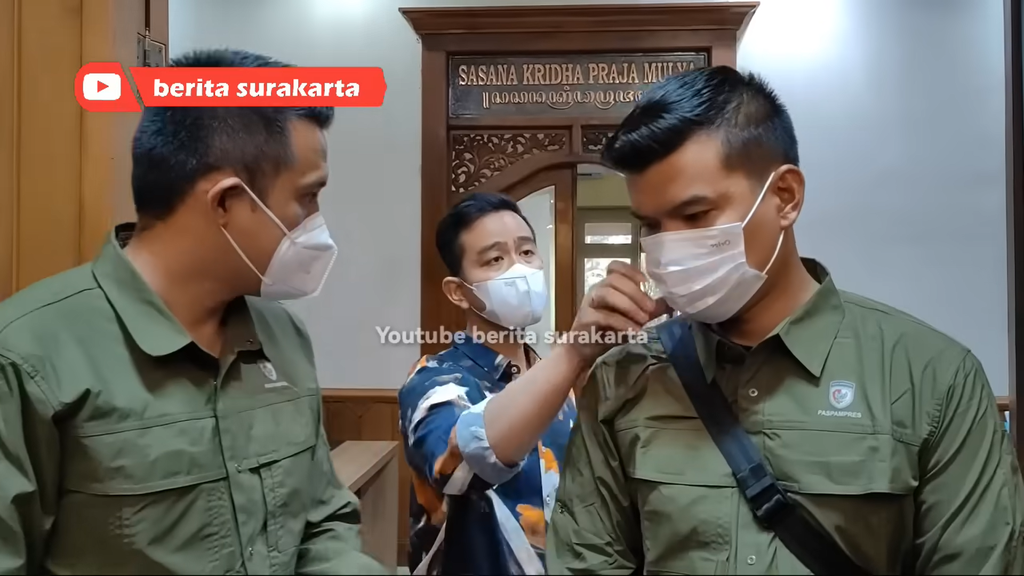 gibran tarik masker paspampres