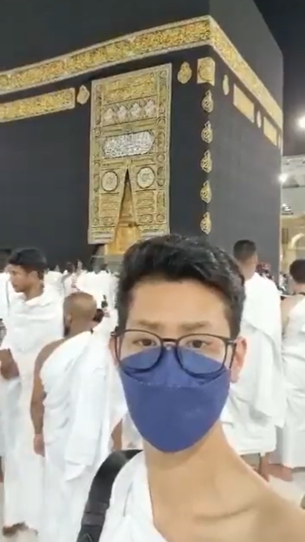 Jemaah Wanita Pakai Ihram Laki-laki Saat Umroh di Mekah