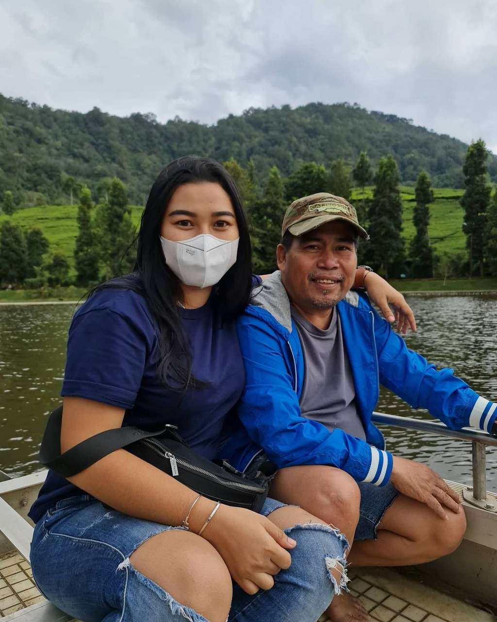 Potret Bopak Castello dan Putri istrinya