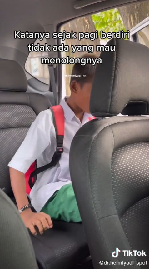 Viral Video Siswa SD Harus Cari Tumpangan Demi ke Sekolah yang Berjarak 10 Kilometer