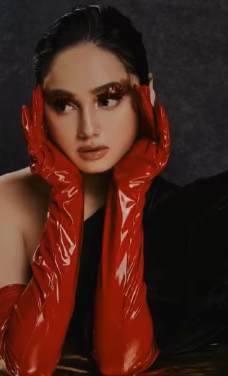 Riasan Ryan Ogilvy di Wajah Syifa Hadju