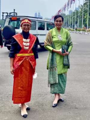 Menlu Retno Marsudi dan Menkeu Sri Mulyani.