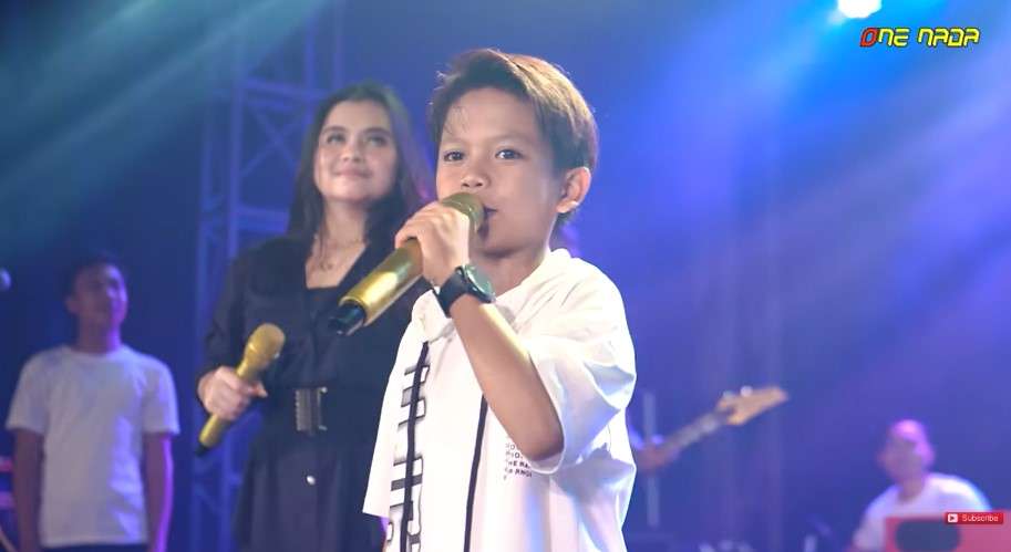 Farel Prayoga penyanyi Ojo Dibandingke