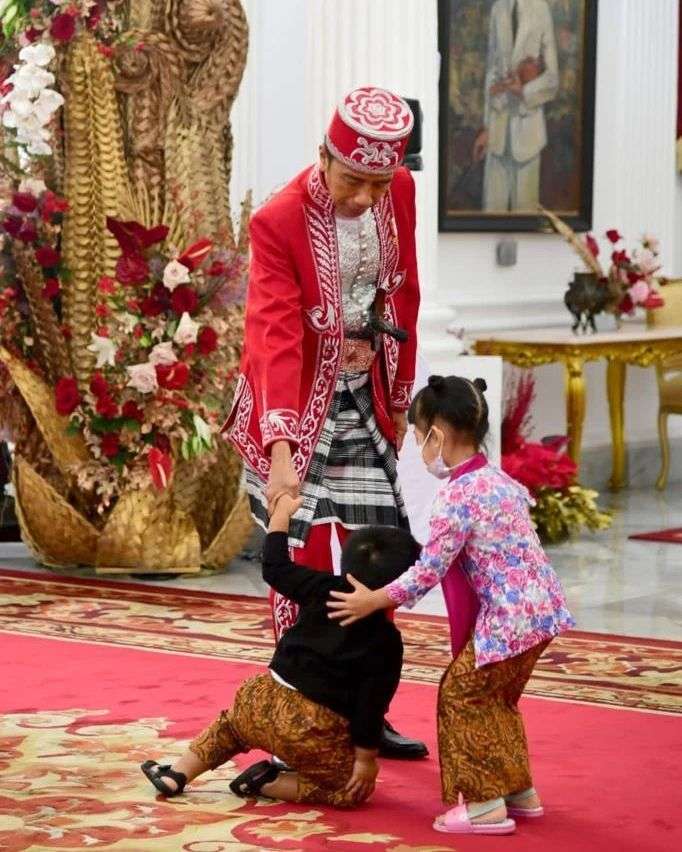 Cucu presiden Jokowi