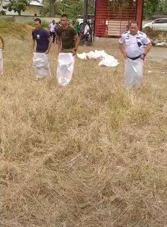Suami kalah balap karung, komentar istrinya bikin ngakak.