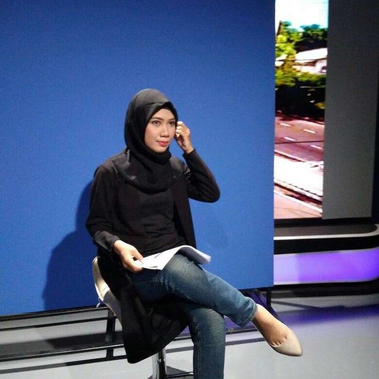 Sosok Winda Utami, Juru Bahasa Isyarat Mendadak Viral Usai Ikut Joget Saat Terjemahkan Lagu Ojo Dibandingke