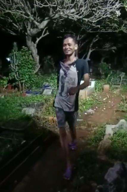 Citayam Fashion Week di Kuburan?
