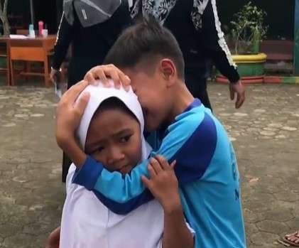 Kakak adik