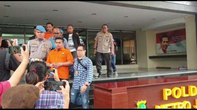 Pelaku penyerangan air keras Novel Baswedan saat tertangkap