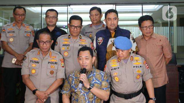 Kabaresrim Komnjen Listyo Sigit saat jumpa pers peniraman air keras ke Novel Baswedan