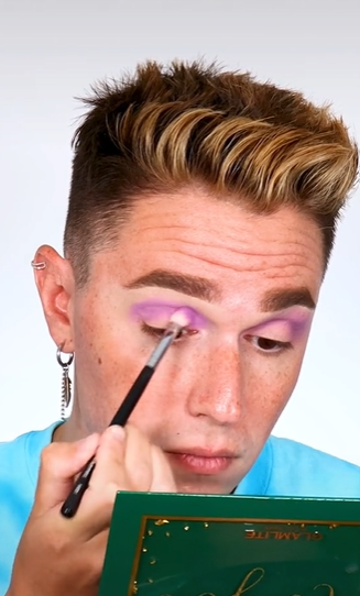 Memakai Eyeshadow