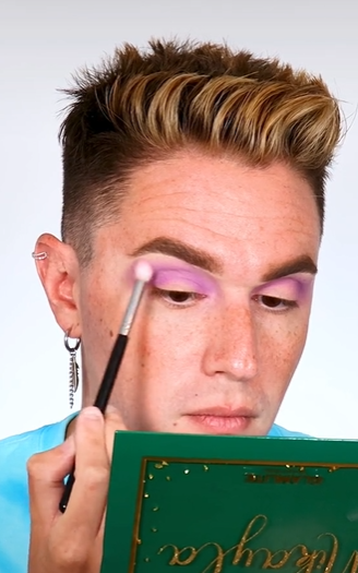 Memakai Eyeshadow