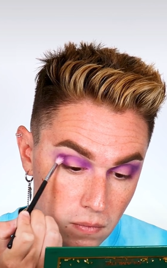 Memakai Eyeshadow