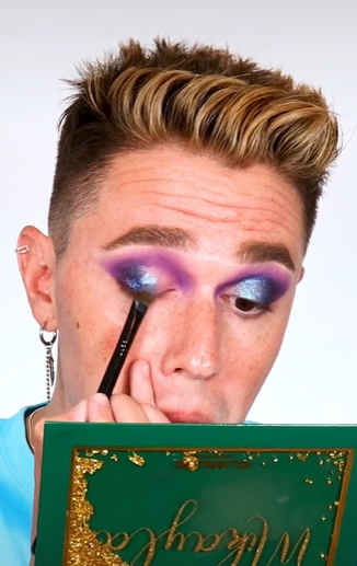 Memakai Eyeshadow