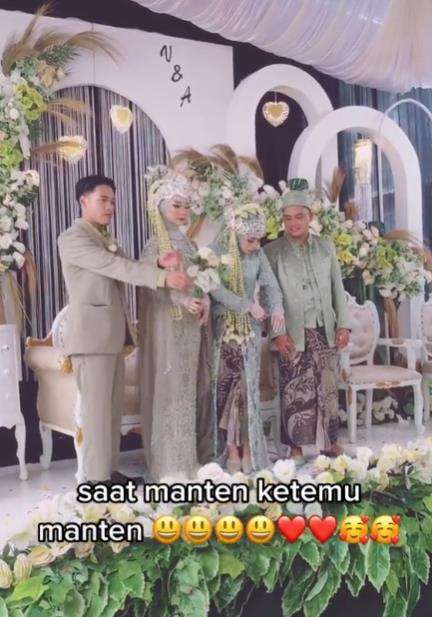 Pengantin jadi tamu resepsi pernikahan sahabatnya.