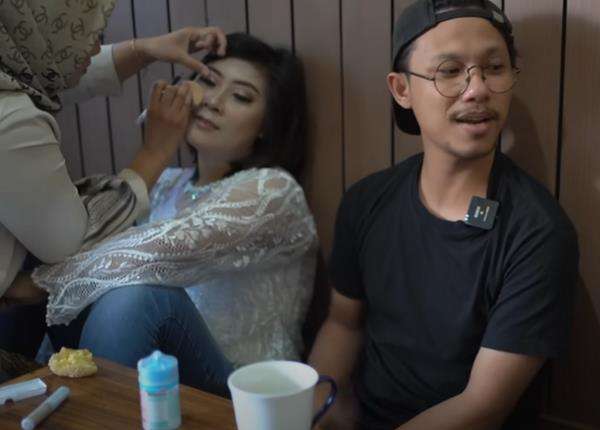 Kisah wanita ODGJ telah sembuh dan sekarang menikah.
