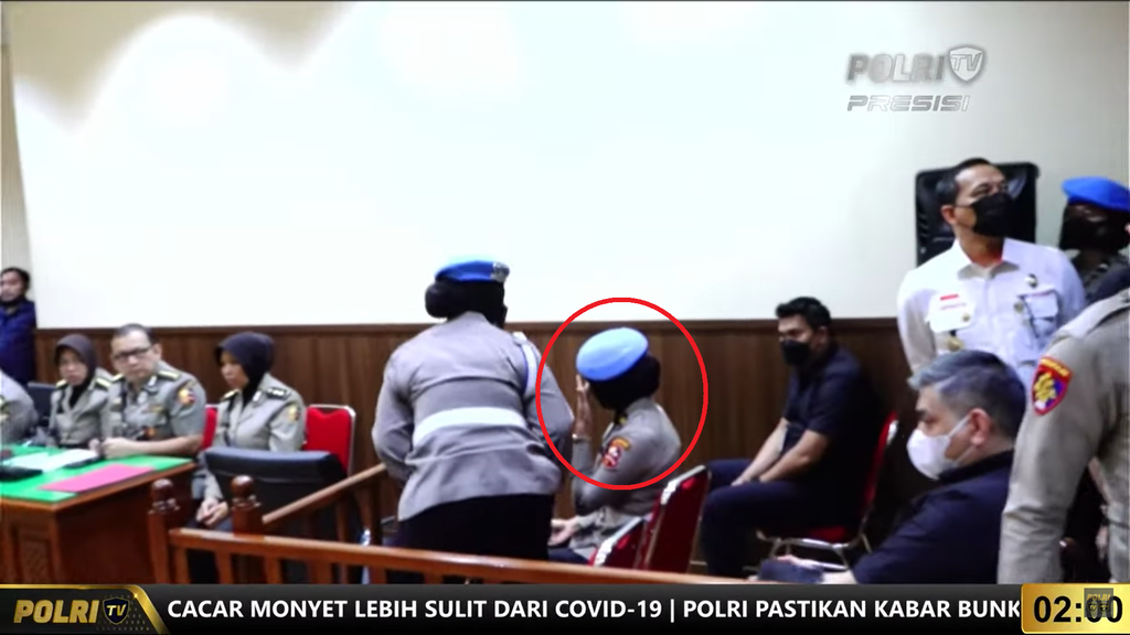 Viral Seorang Polwan Menangis Usai Ferdy Sambo Dipecat di Sidang Etik
