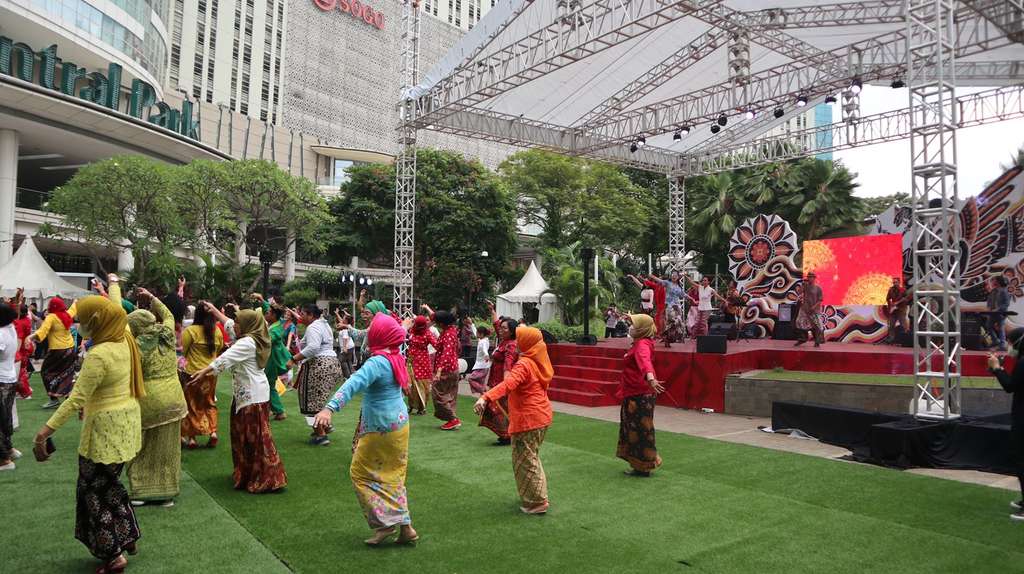 Kebaya Berdansa