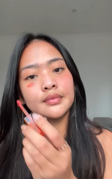 Memakai Lip Tint