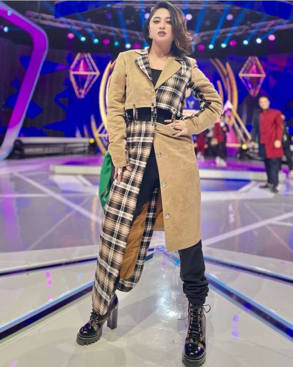 dewi perssik