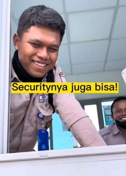 Viral satpam lancar berbahasa Korea.
