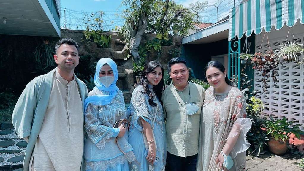 Merry bersama keluarga Raffi Ahmad