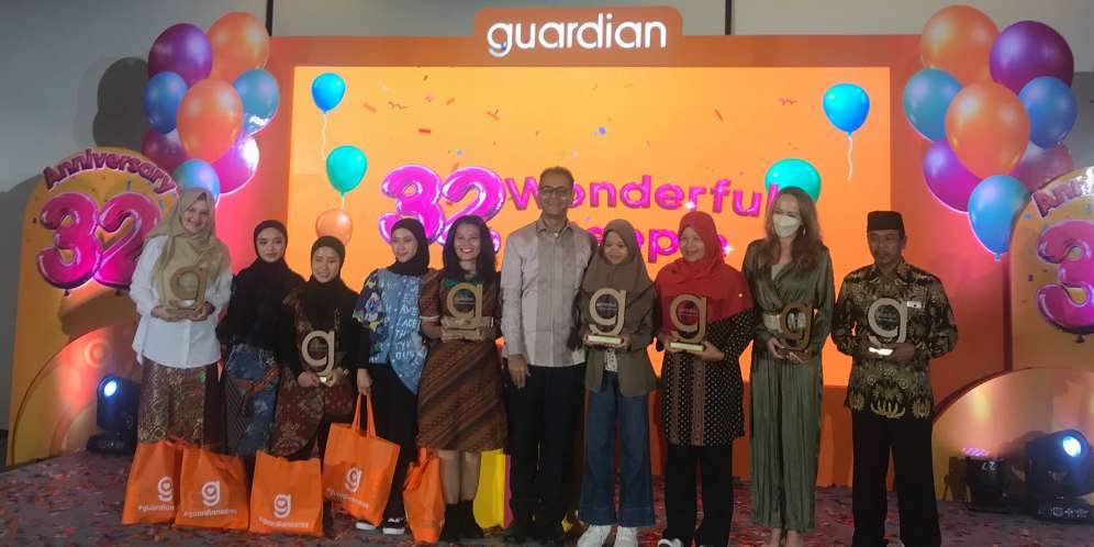 Perayaan HUT ke-32 Guardian Indonesia.
