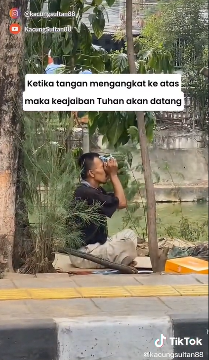 Kaget Dapat Uang Ratusan Ribu, Pria Ini Sampai Lari Ketakutan